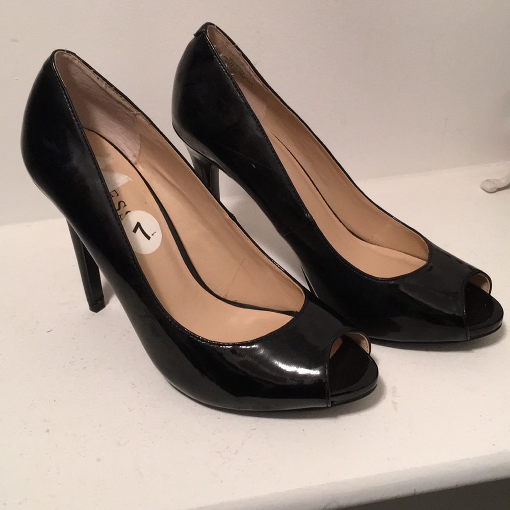 Guess size 7 peep toe high heels